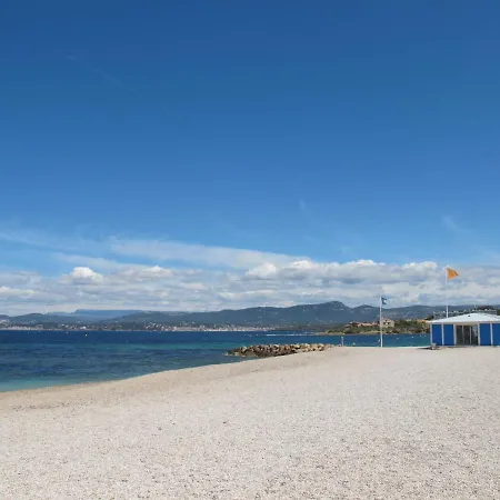 Le Rayolet By Interhome